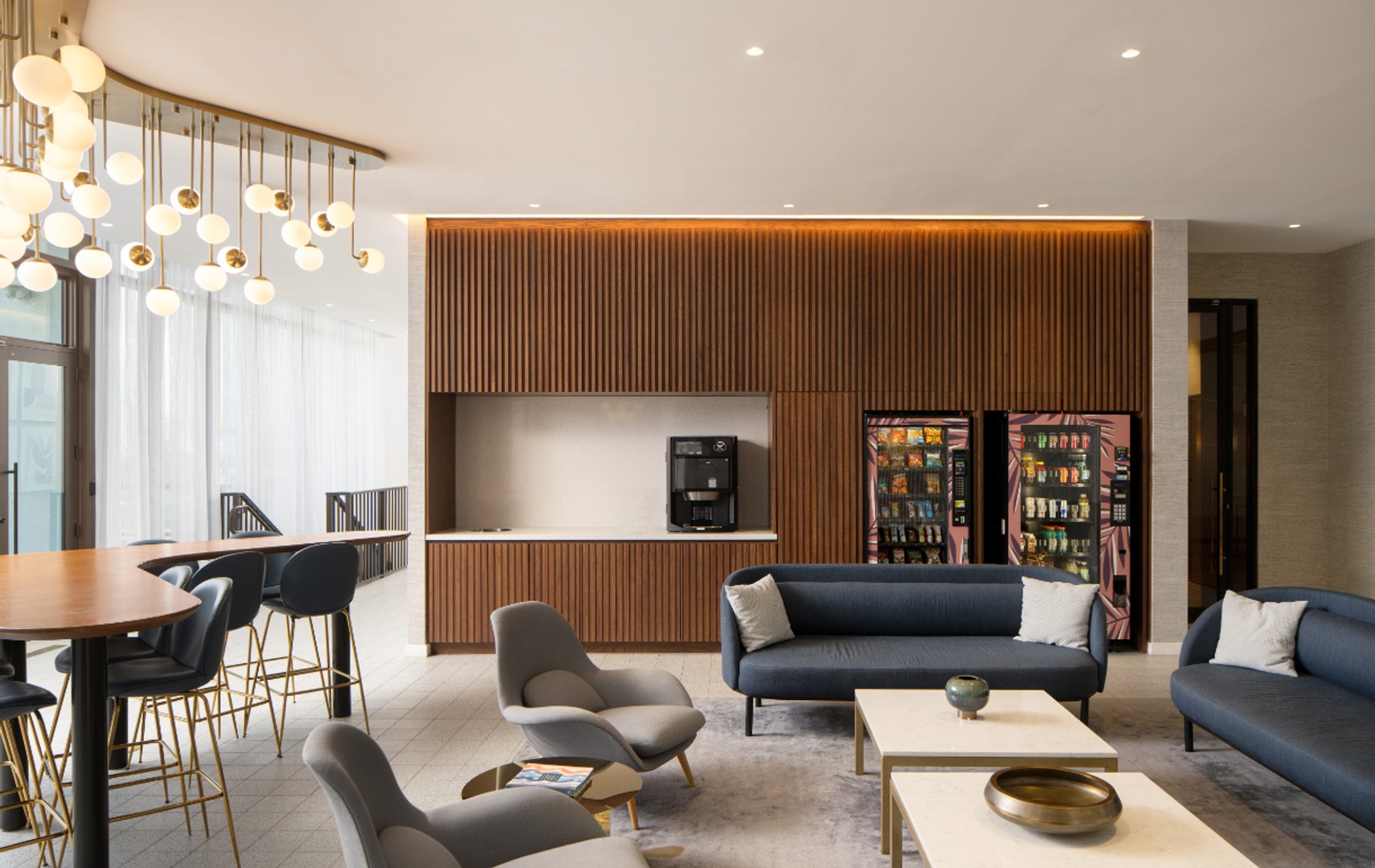 GioMidtown_LuxuryApartmentCommunity_Lounge_MiamiFL