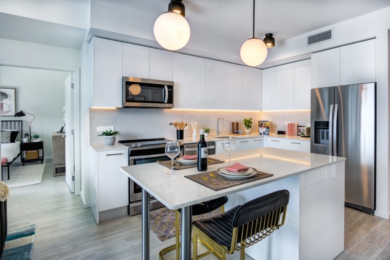GioMidtown_LuxuryApartmentCommunity_Kitchen_MiamiFL