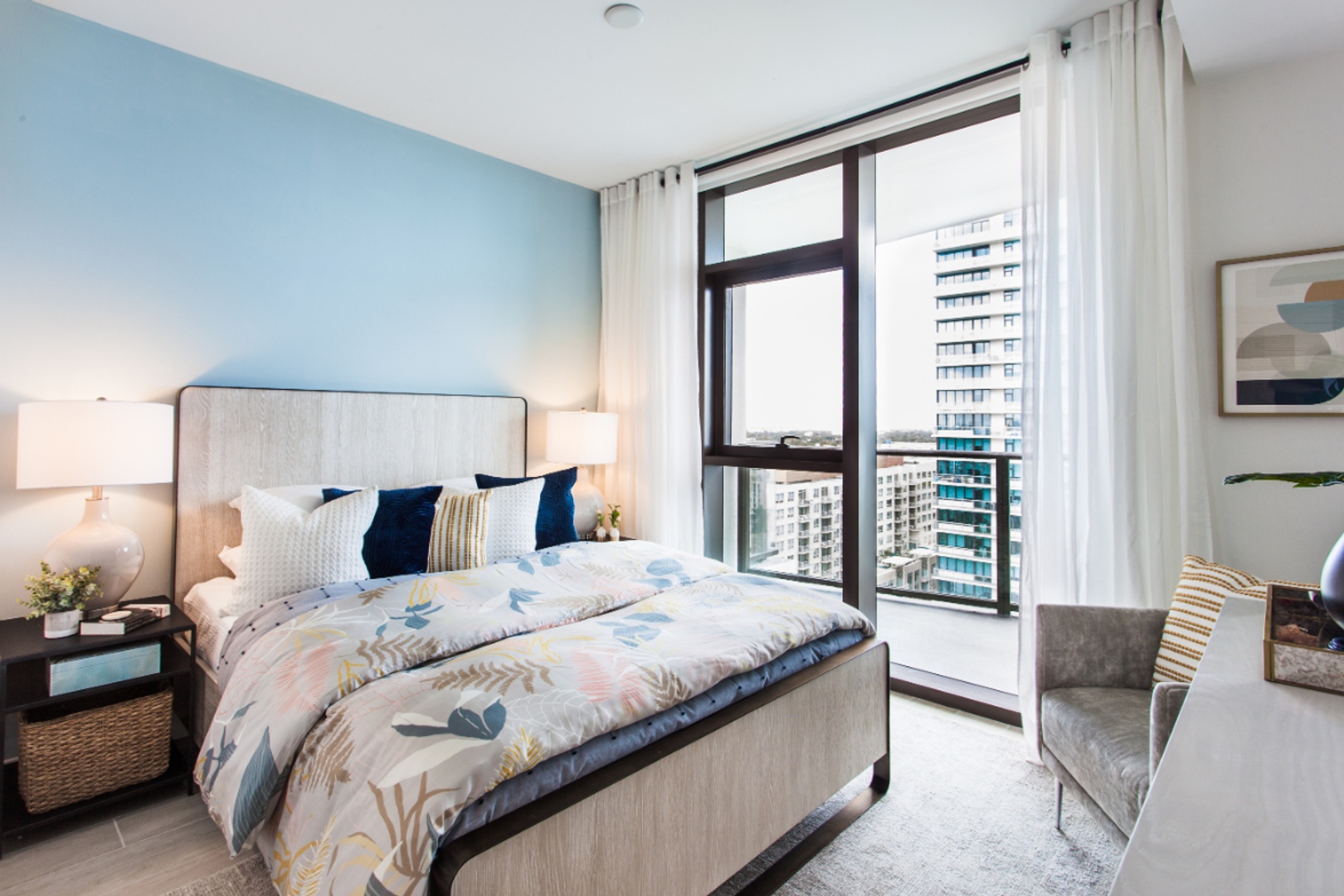GioMidtown_LuxuryApartmentCommunity_Bedroom_MiamiFL