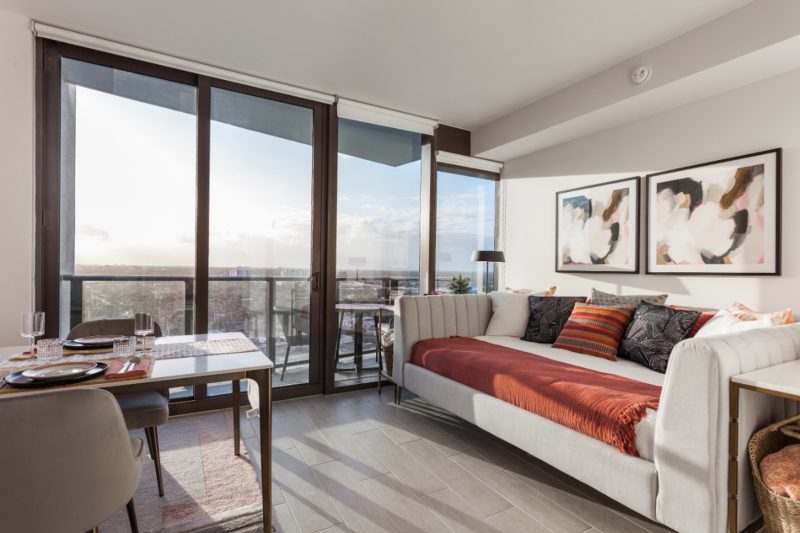 GioMidtown_LuxuryApartmentCommunity_LivingRoom_MiamiFL