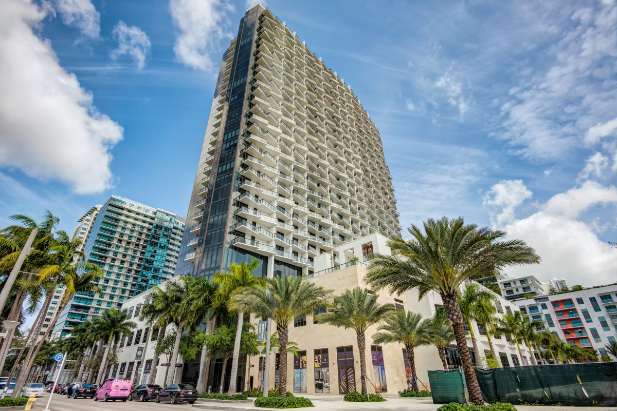 Live in Midtown Miami near Shops, Restaurants, Brunch and More : Gio Midtown